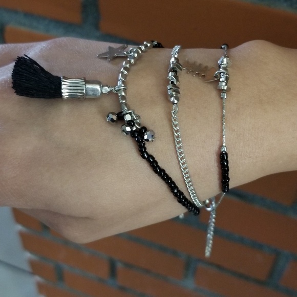 Dainty multi strand bracelet - Picture 3 of 3